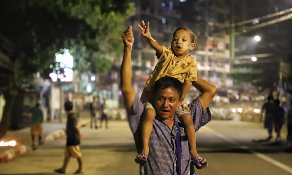 Μιανμάρ: Συνεχίζονται οι διαδηλώσεις - Νεκρός ένα 13χρονος